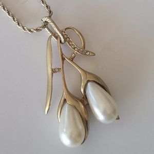 Vintage Art Deco Gold Tone Art Deco Faux Pearl Leaves Rope Necklace